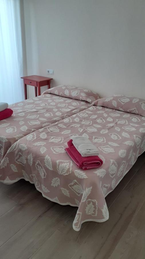 Amplio Piso Al Lado De La Playa En Nerja Apartment ภายนอก รูปภาพ